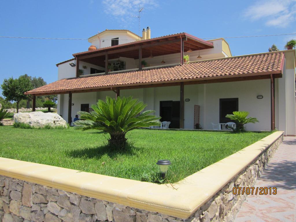 Agriturismo Tenuta Pozzello Torre dell'Orso Habitación foto
